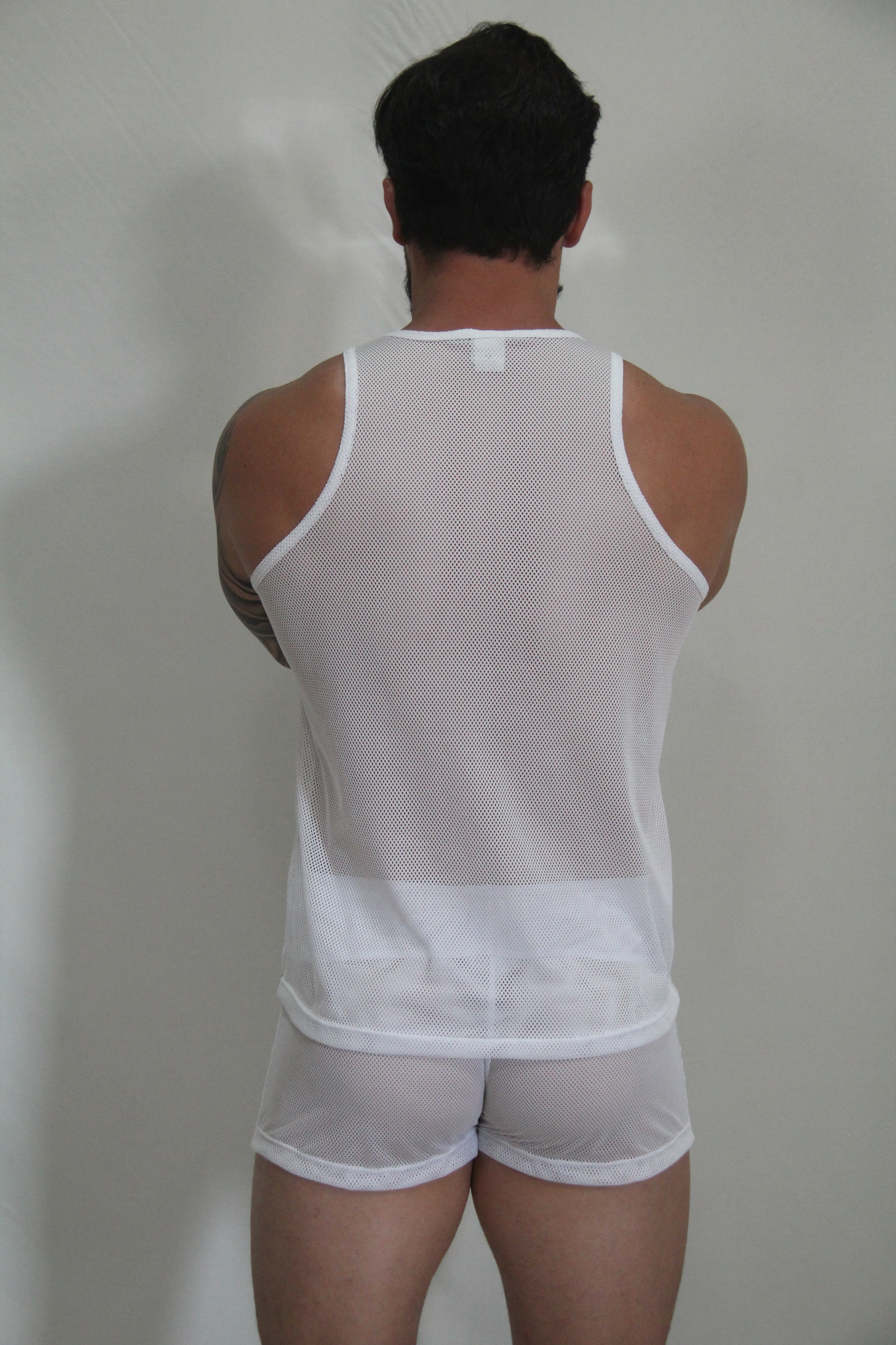 CAMISETA SIN MANGAS TULIO CON ESPALDA NAVEGANTE - 4 COLORES DISPONIBLES